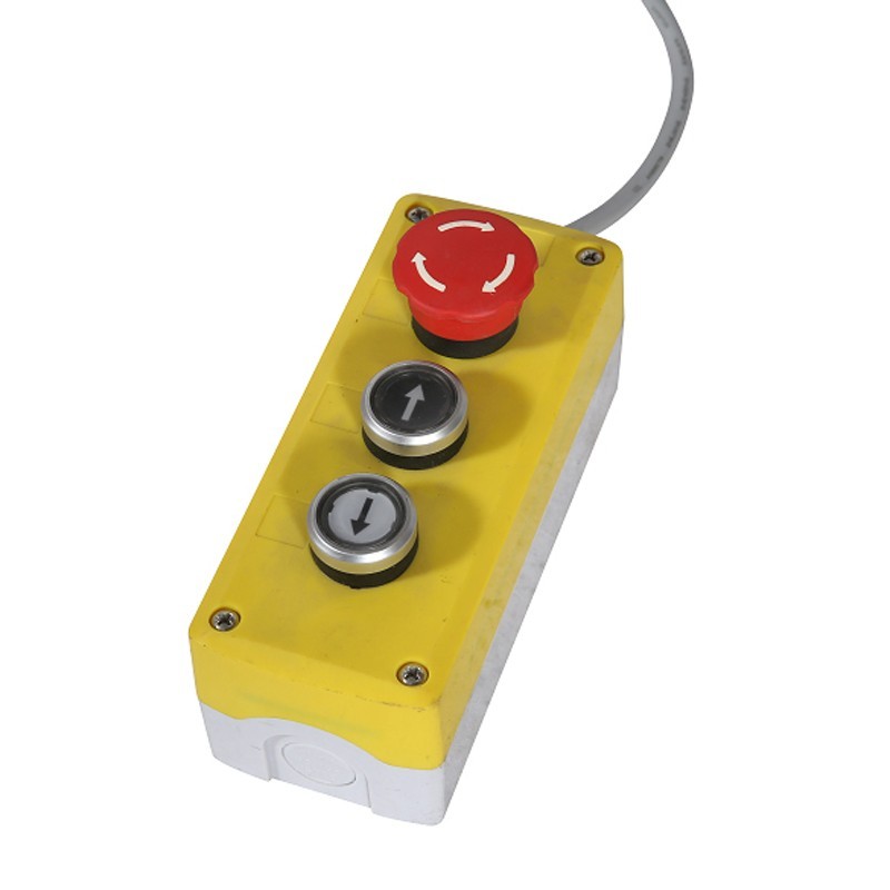 Zoom sobre la caja de control de la mesa elevadora eléctrica 2000kg 380V