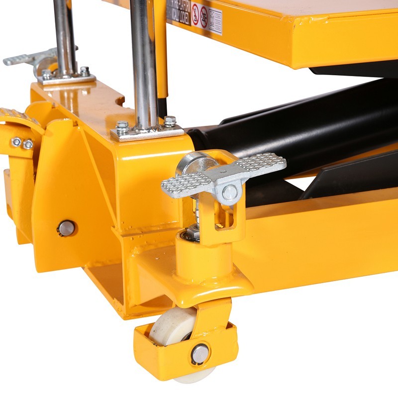 Zoom sobre la rueda directrices de la mesa elevadora 1000kg