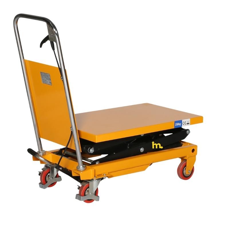 Vista delantera de la mesa elevadora   tijeras dobles posición baja