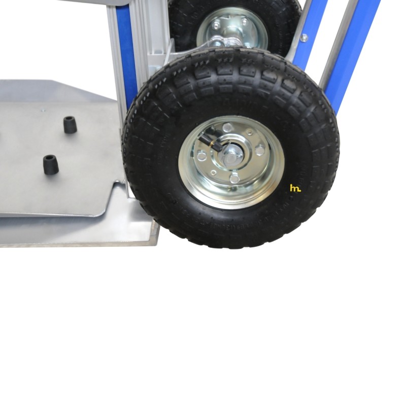 Zoom sobre las ruedas neumáticas de la Carretilla portabotellas - 200kg