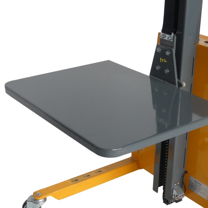 Vista de la plataforma del apilador Semi Eléctrico Puesto de trabajo 250Kg - Elevación 1500 mm
