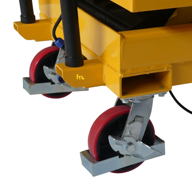 Vista de las ruedas de la mesa elevadora móvil semieléctrica 1000 kg - plataforma: 1200 x 800 mm