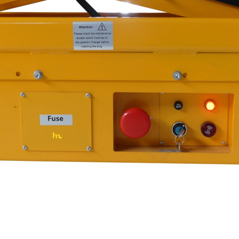 Vista baja de la mesa elevadora eléctrica móvil doble tijera 500 kg - Plataforma 1020x610 mm