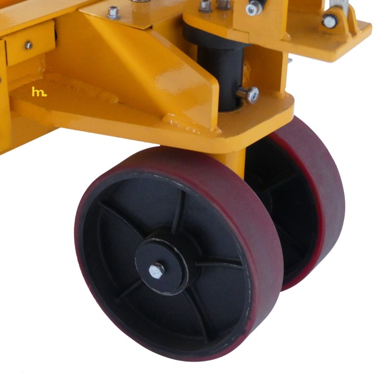 Vista de las ruedas de la mesa elevadora eléctrica móvil doble tijera 500 kg - Plataforma 1020x610 mm