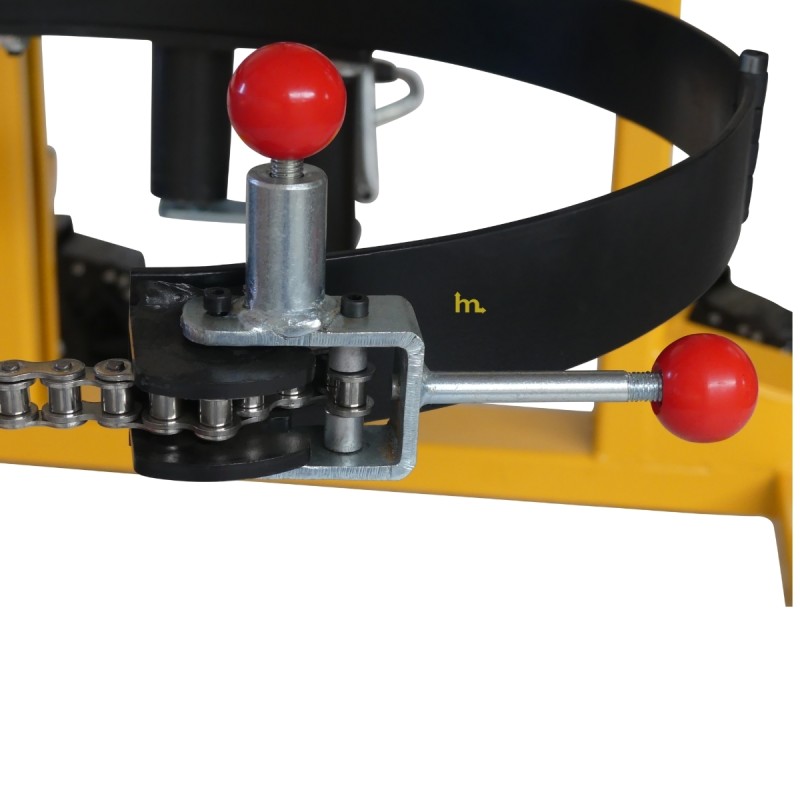 Vista del cinturn del sollevatore ribaltatore di fusti 450kg - forche distanza 850 mm per pallet - sollevamento 2100 mm